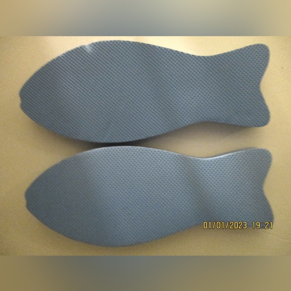 Esprit Sequinned Blowfish Flip-flops - Picture 3 of 4